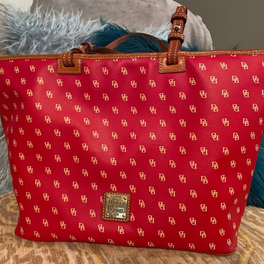 Dooney & Bourke ‘Greta’ Tote
